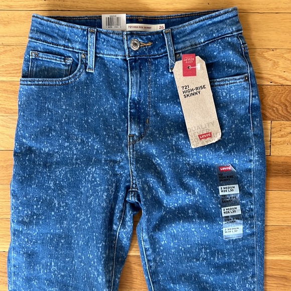 NWT Levi’s Patterned Jeans - Picture 3 of 4
